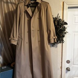 Classy Vintage Ladies Trench coat